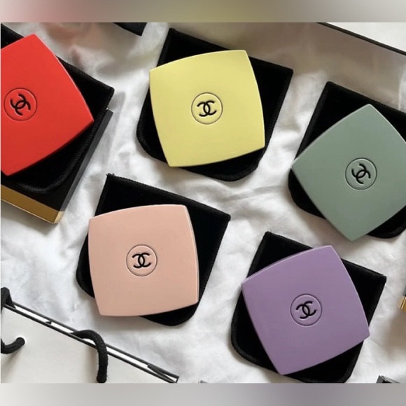 CHANEL DUAL COMPACT MIRROR - LIMITED STOCK BALLERINA WITH BOX/VELVET DUSTBAG - Picture 5 of 12